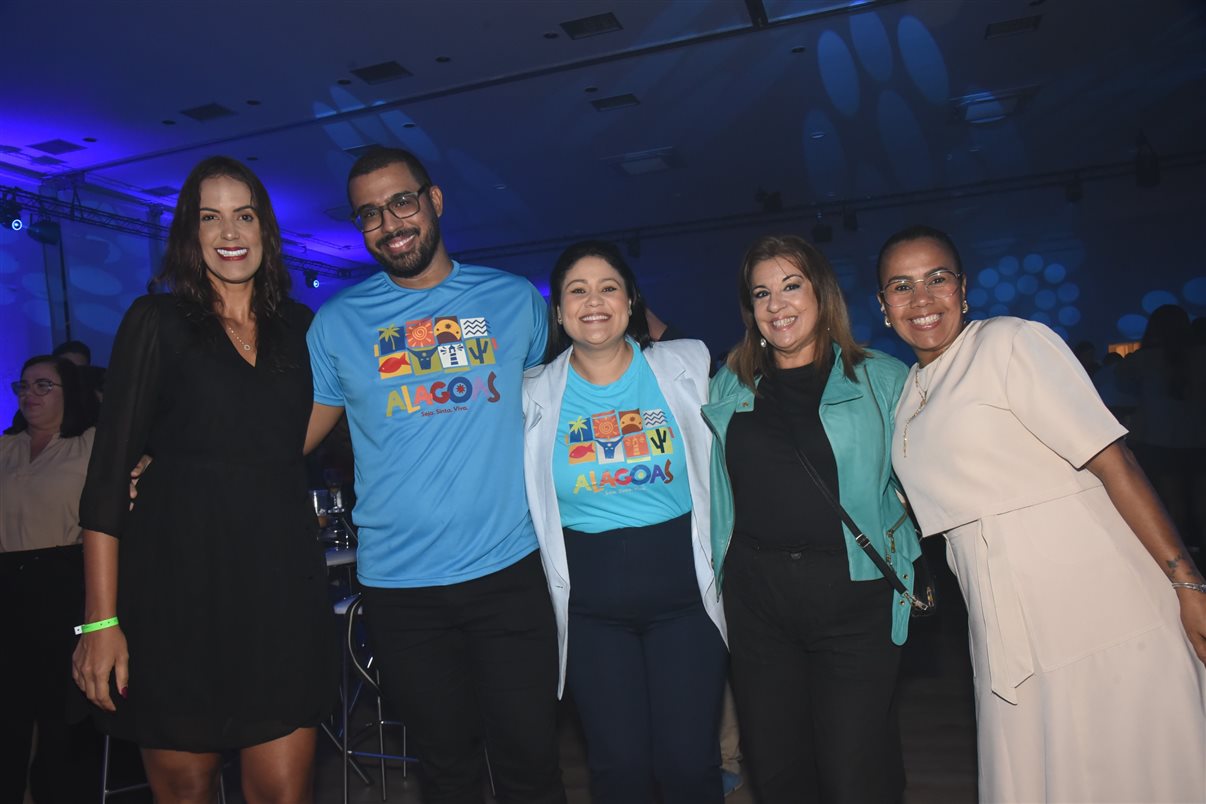 Bruna Castro, da Azul Viagens, e Alexander Haim, da Disney Destinations
