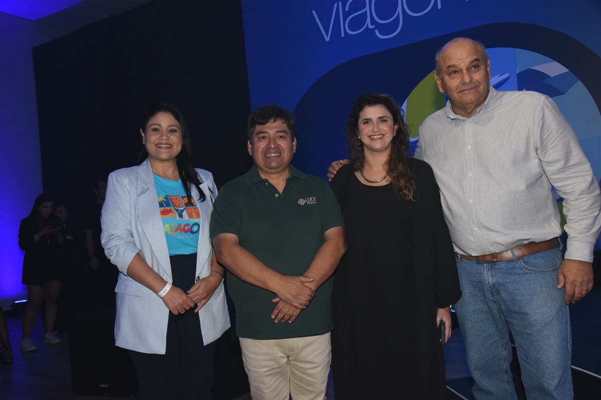 Bruna Castro, da Azul Viagens, e Alexander Haim, da Disney Destinations