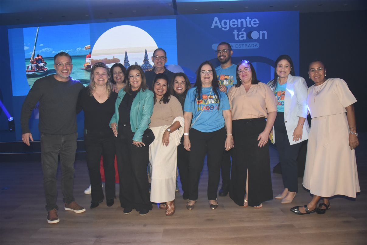 Bruna Castro, da Azul Viagens, e Alexander Haim, da Disney Destinations