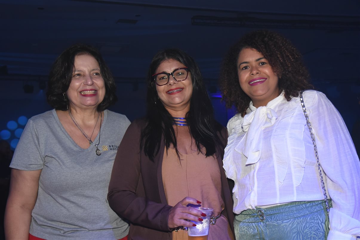 Bruna Castro, da Azul Viagens, e Alexander Haim, da Disney Destinations