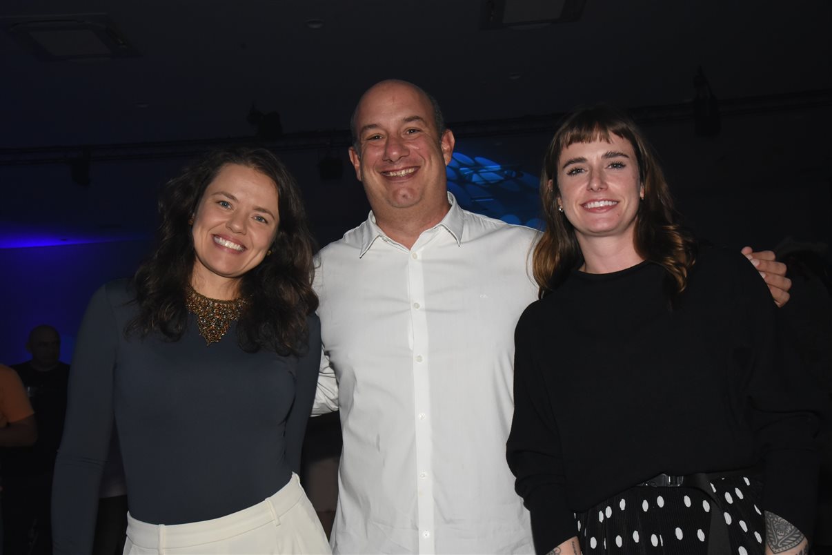 Bruna Castro, da Azul Viagens, e Alexander Haim, da Disney Destinations