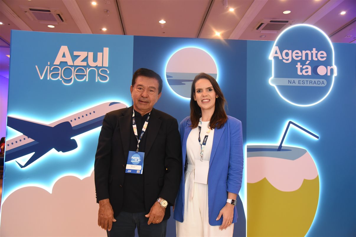 Ruth Avelino, da Azul Viagens, e Fabricio Silva, da Fox Fly Viagens