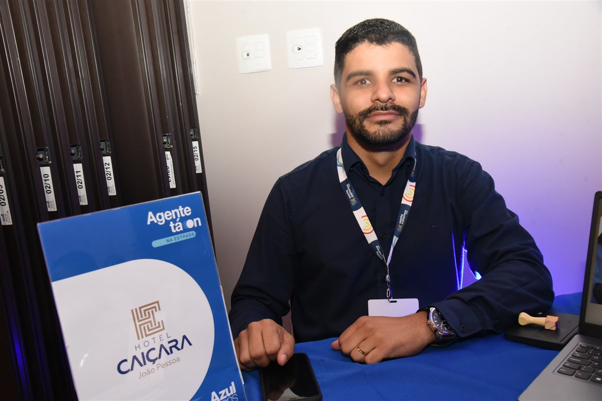 Ruth Avelino, da Azul Viagens, e Fabricio Silva, da Fox Fly Viagens