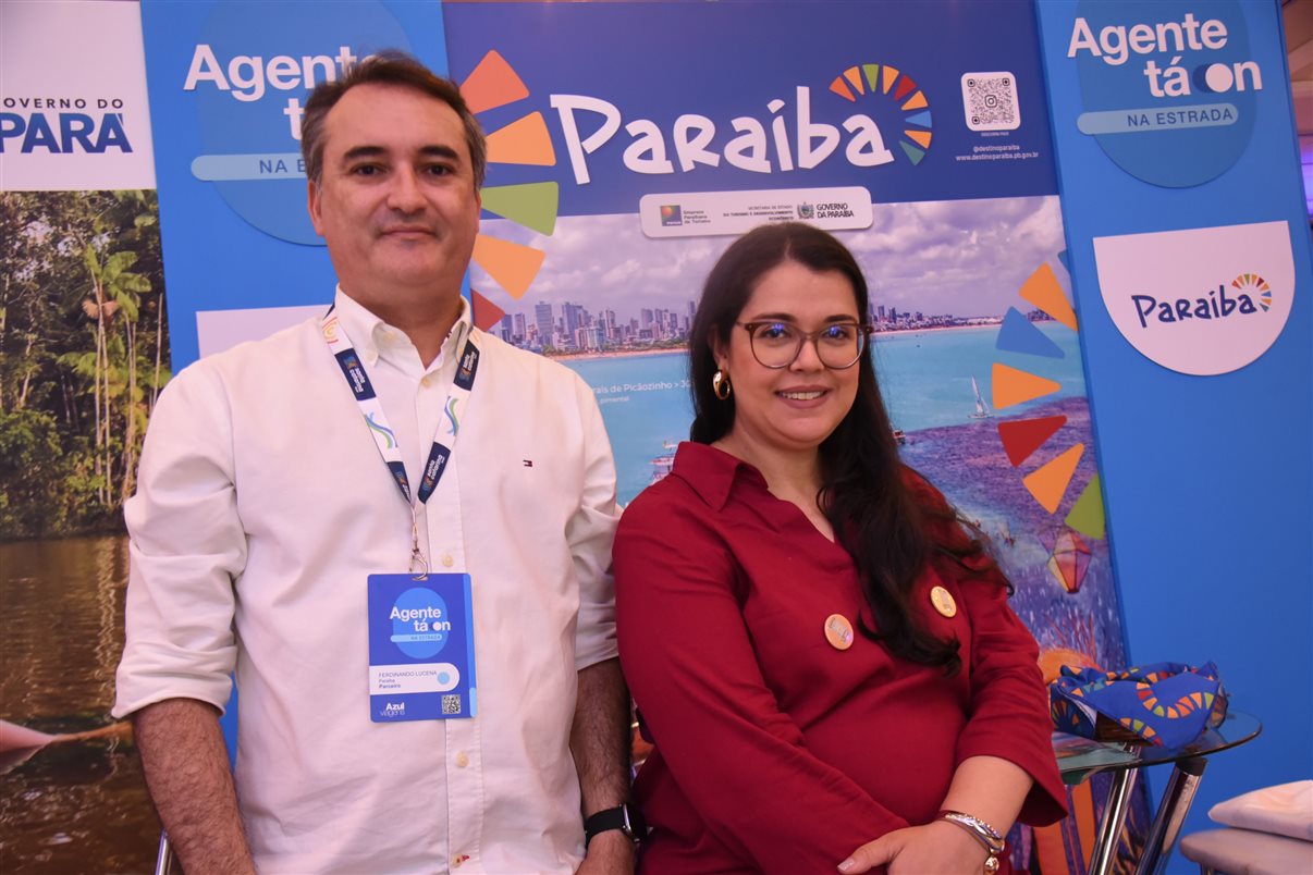 Ruth Avelino, da Azul Viagens, e Fabricio Silva, da Fox Fly Viagens