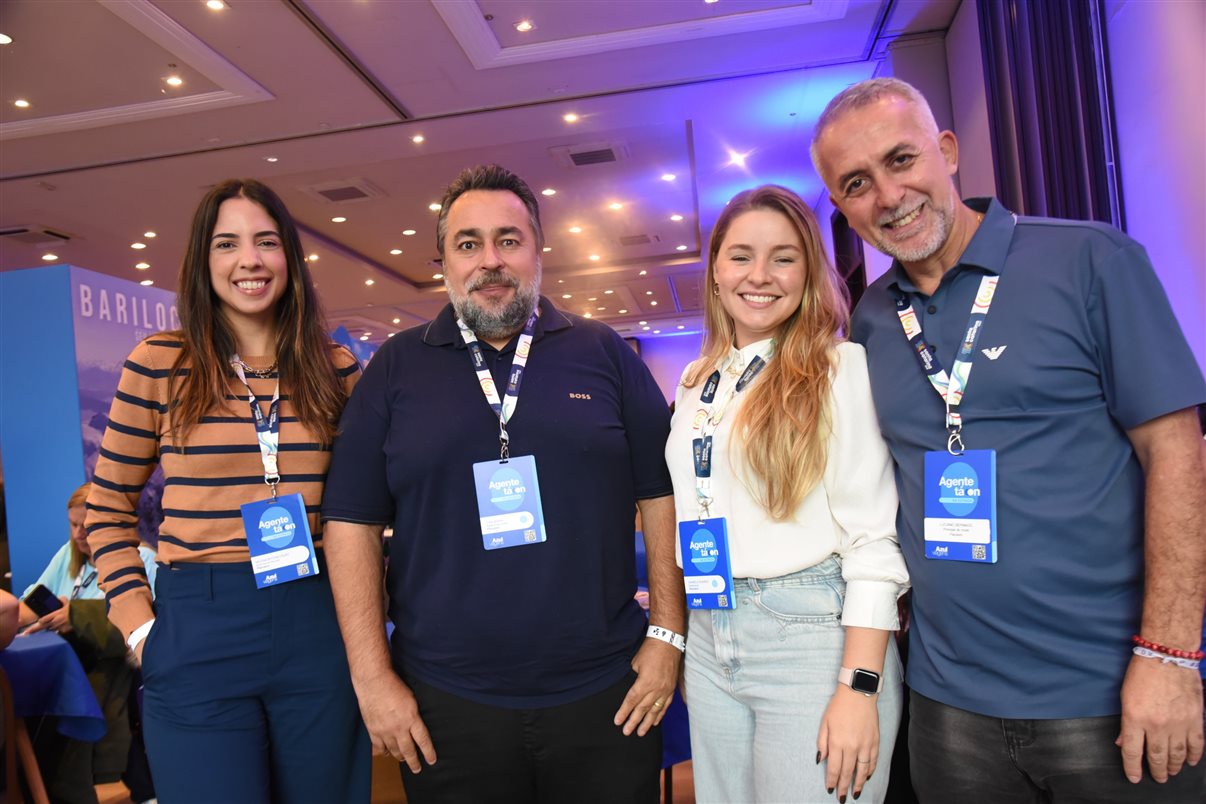 Ruth Avelino, da Azul Viagens, e Fabricio Silva, da Fox Fly Viagens