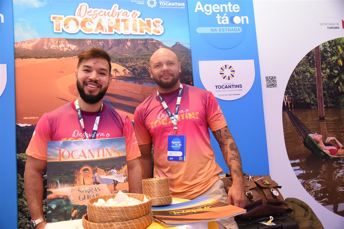 Ruth Avelino, da Azul Viagens, e Fabricio Silva, da Fox Fly Viagens