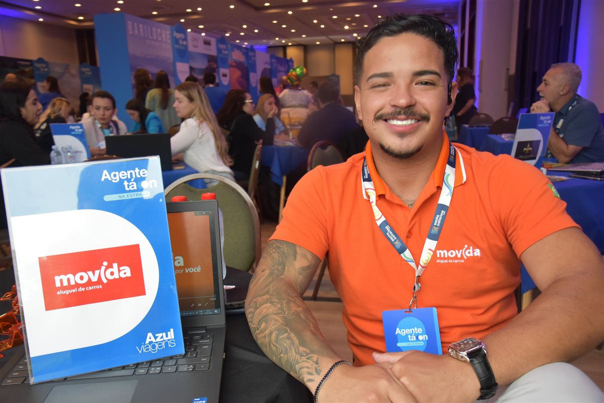 Ruth Avelino, da Azul Viagens, e Fabricio Silva, da Fox Fly Viagens