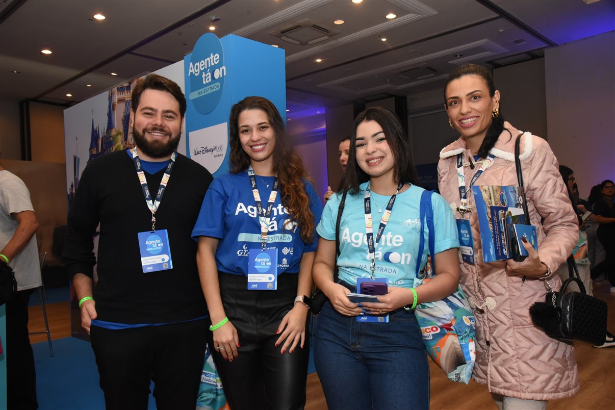 Ruth Avelino, da Azul Viagens, e Fabricio Silva, da Fox Fly Viagens