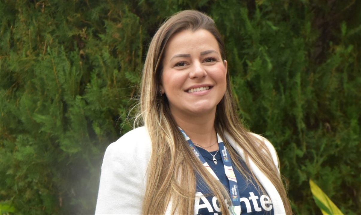 Natália Saderi cuida de produtos nacionais na Azul Viagens