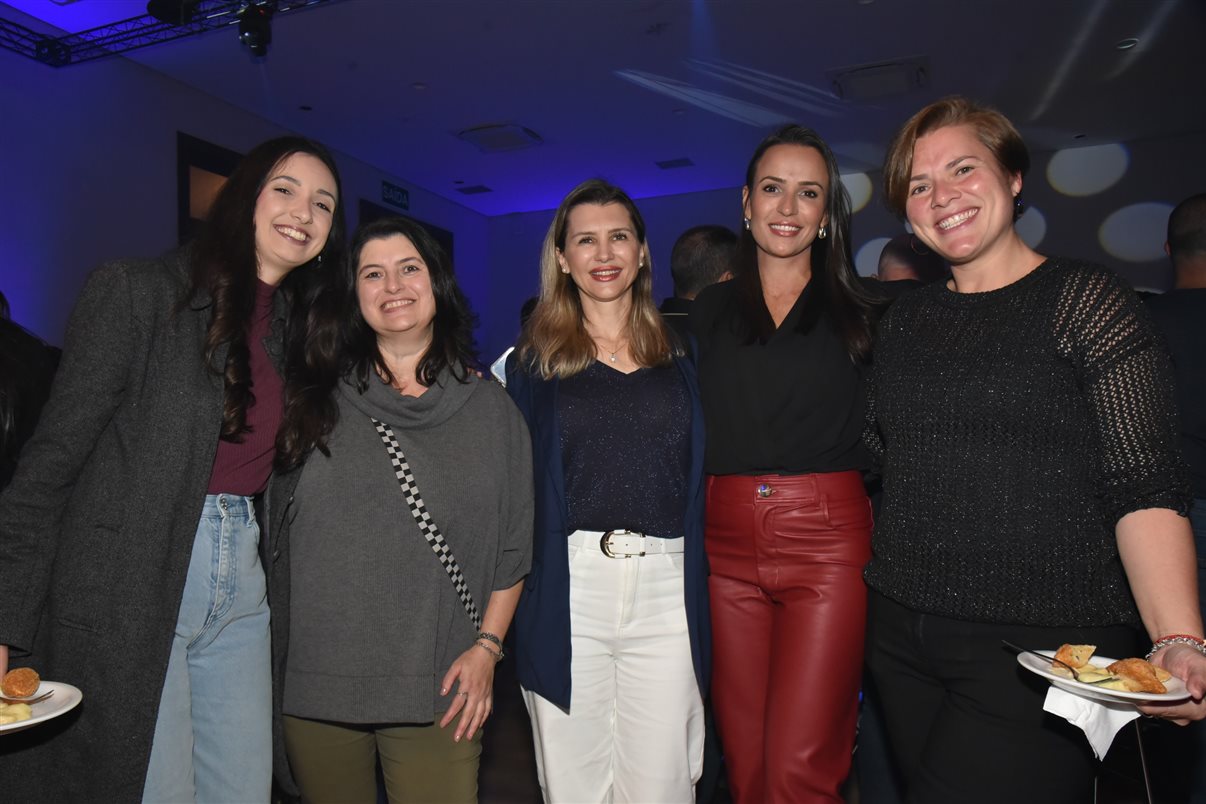 Marianne Silva, da Sea Blue Viagens, Aline Lacerda, da Lee Travel, Auriane Batista, da Clube Turismo Ribeirão Preto, Ana Beatriz Bethiol, da Ideal Viagem e Turismo, Michelle Carneiro, da Voencanto Viagens, e Beatriz Corrêa, da Magna Via 