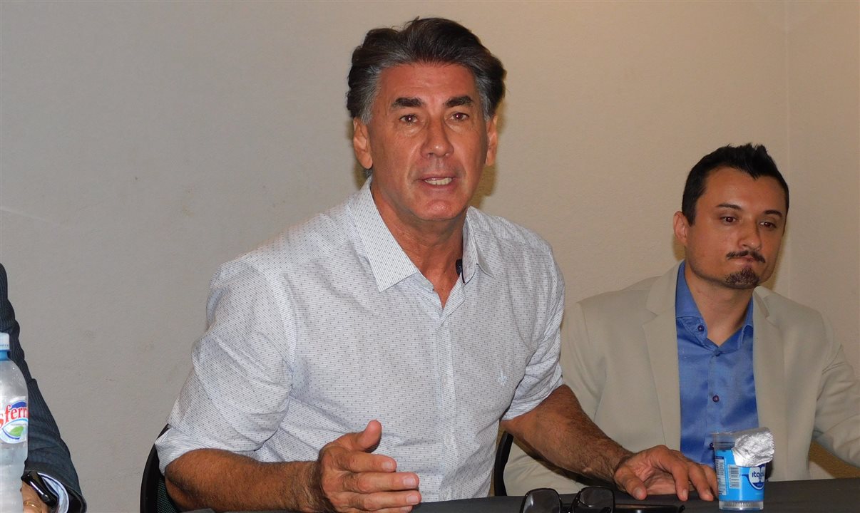 Leonaldo Paranhos, secretário de Turismo do Paraná, e Jin Petrycoski, secretário de Turismo de Foz do Iguaçu