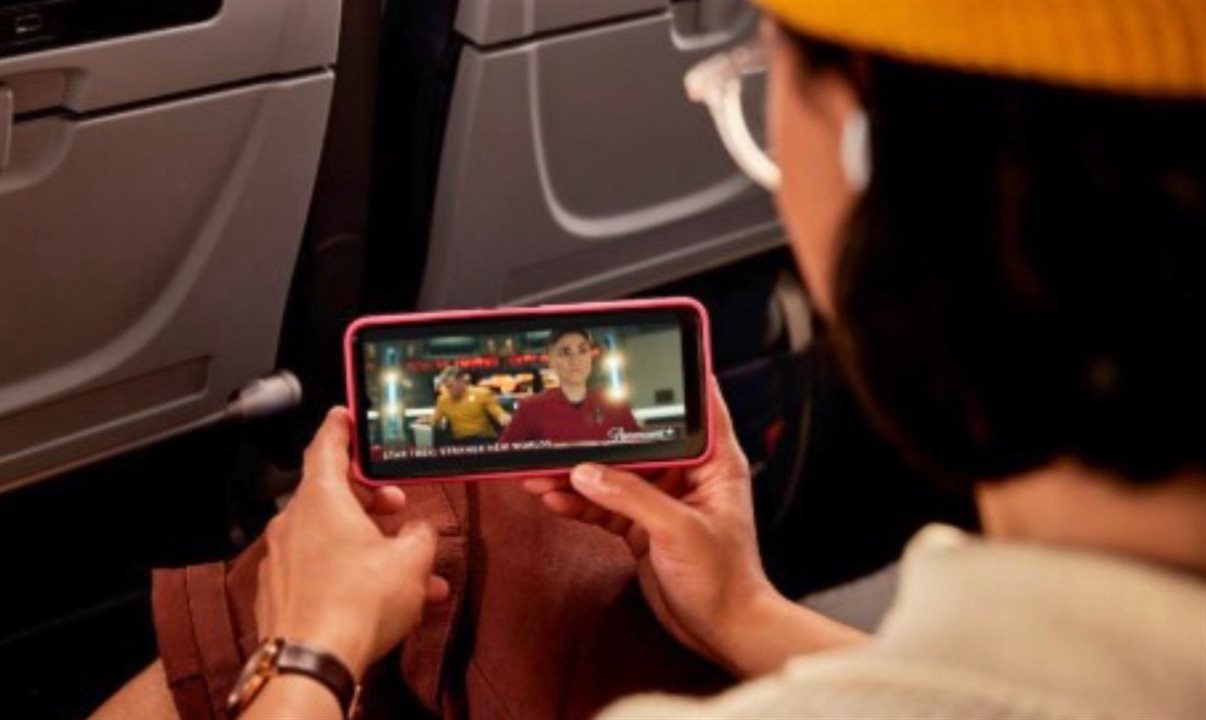 Sistema permite que passageiros utilizem seus dispositivos pessoais para enviar mensagens, navegar na internet e acessar conteúdos a bordo