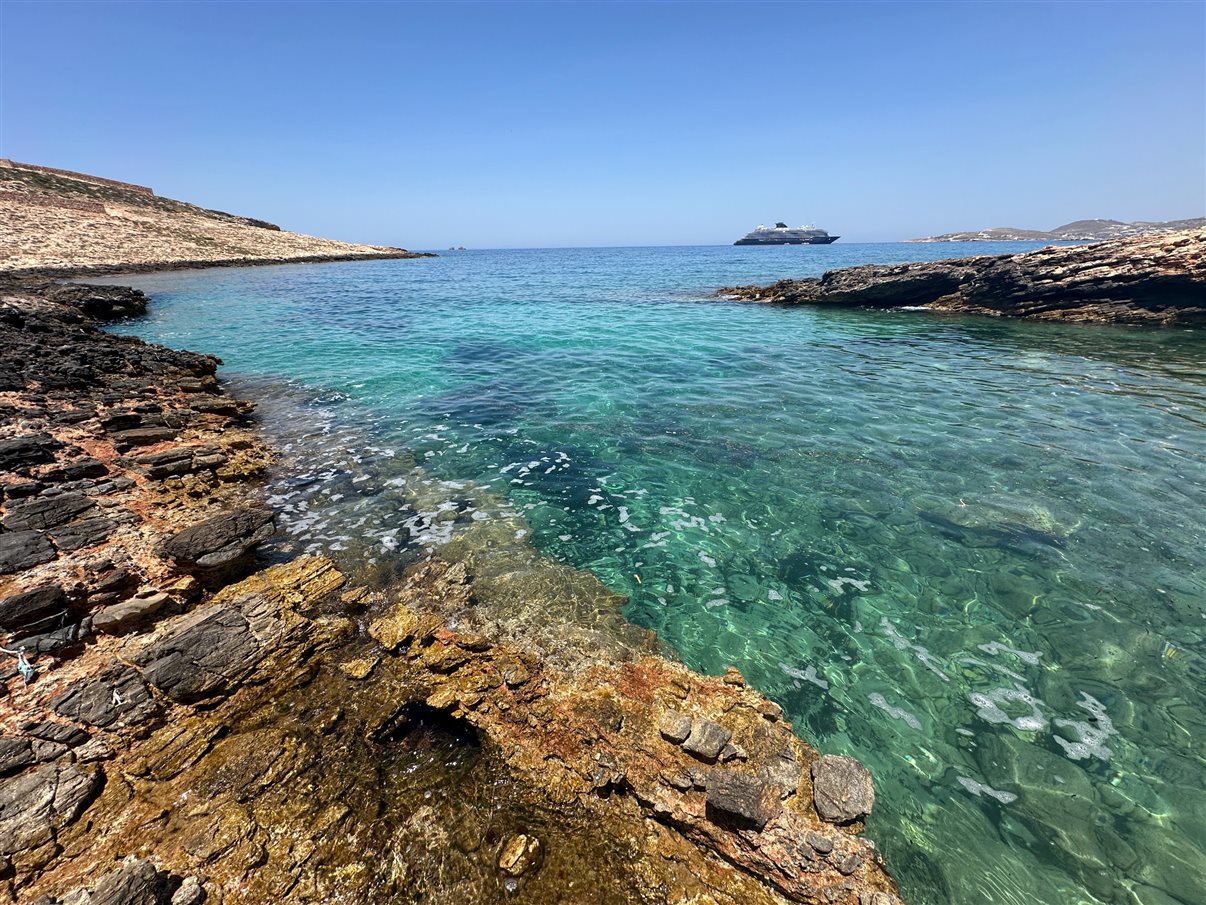 Explora I visto da bela ilha de Paros, na Grécia (arraste para ver mais fotos --->)