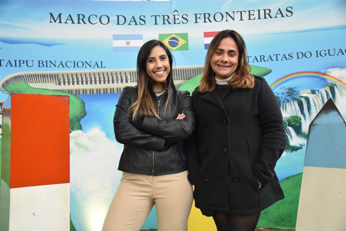 Marcelo Moretti, Jurema Fernandes e Cassiano Preve, do Marco das Três Fronteiras, com Marianna Mollica e Marcela Spagnol, da Azul Viagens