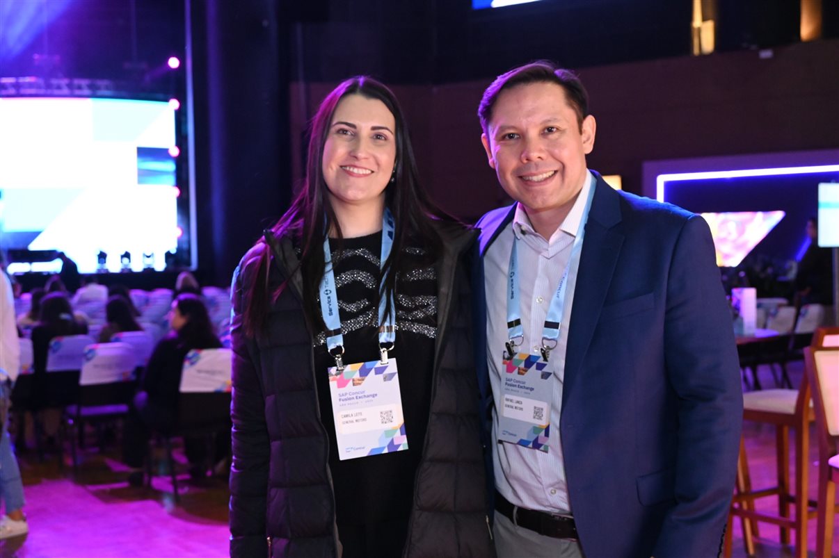 Denis Tassitano, da SAP Concur, e Patricia Thomas, da Omnibees