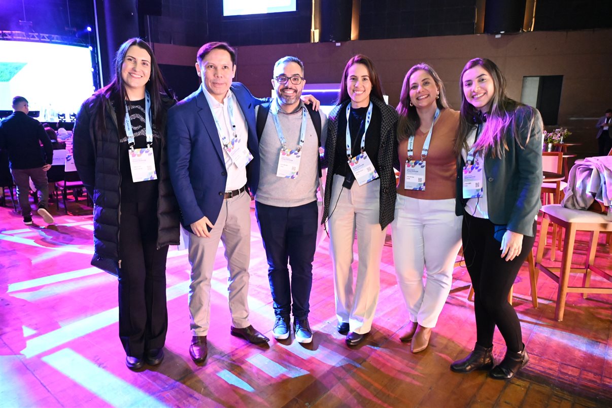 Denis Tassitano, da SAP Concur, e Patricia Thomas, da Omnibees