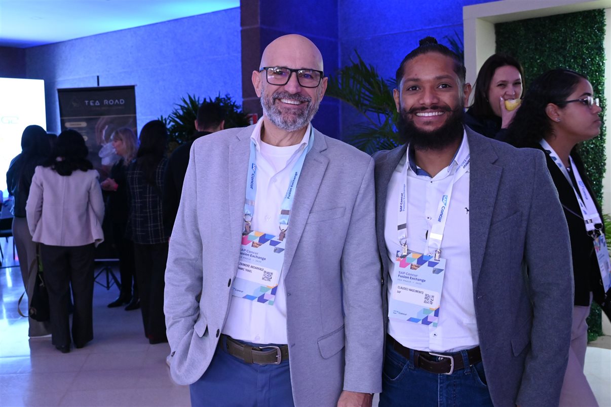 Denis Tassitano, da SAP Concur, e Patricia Thomas, da Omnibees