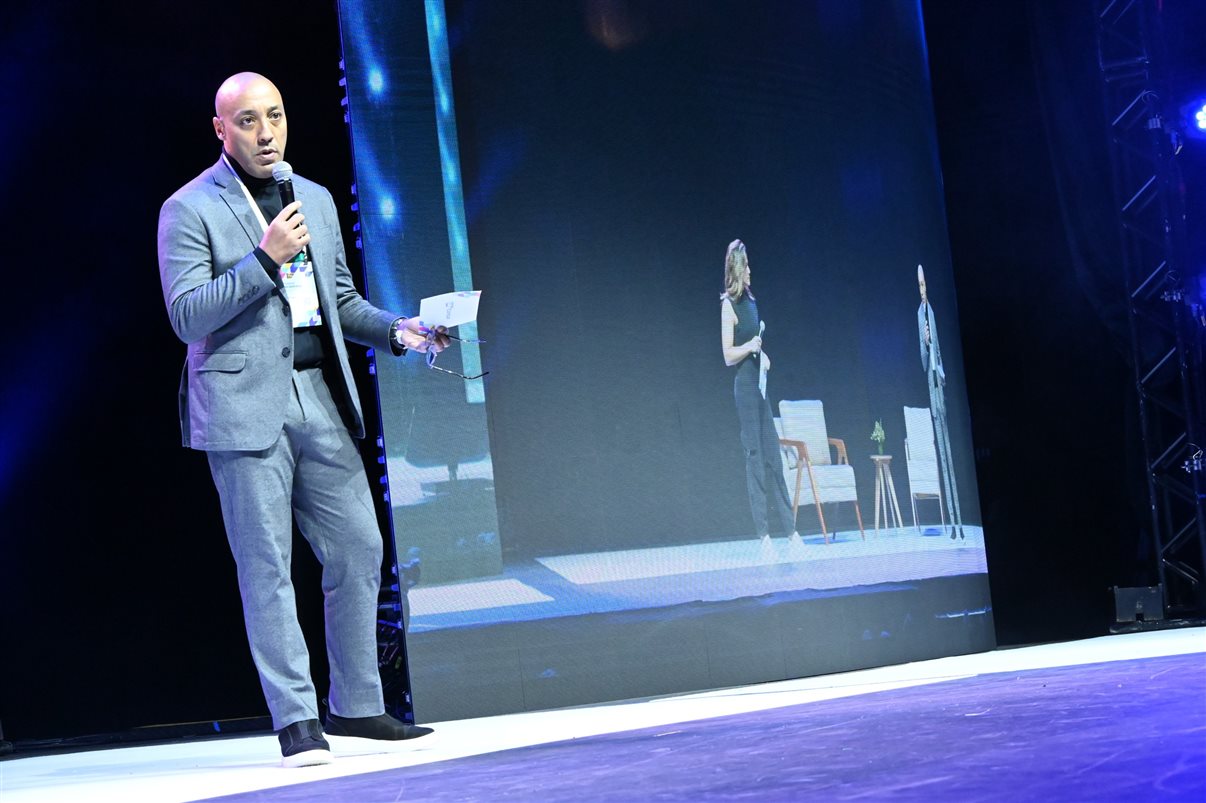 Denis Tassitano, da SAP Concur, e Patricia Thomas, da Omnibees