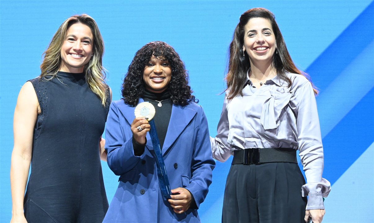 A apresentadora Fernanda Gentil com a campeã olímpica Rebeca Andrade e a presidente da SAP na América Latina, Adriana Aroulho