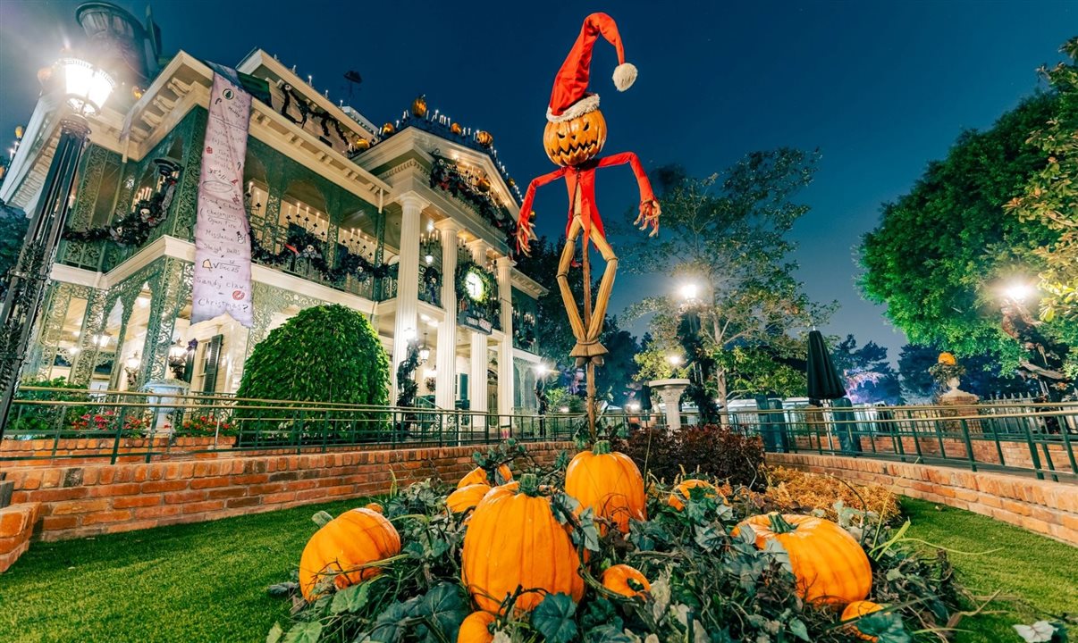 Haunted Mansion Holiday