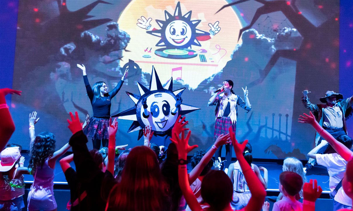 A DOREMIX Family Disco é uma das novidades neste novo momento para o entretenimento da MSC. A atração é uma festa com música digital exclusiva e participação do mascote Doremi