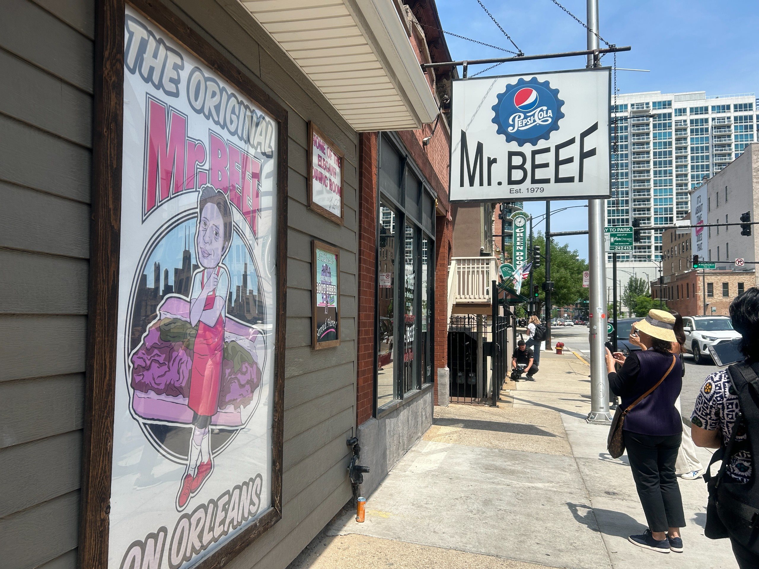 Lanchonete Mr Beef é o cenário do episódio da série The Bear, que se passa em Chicago
