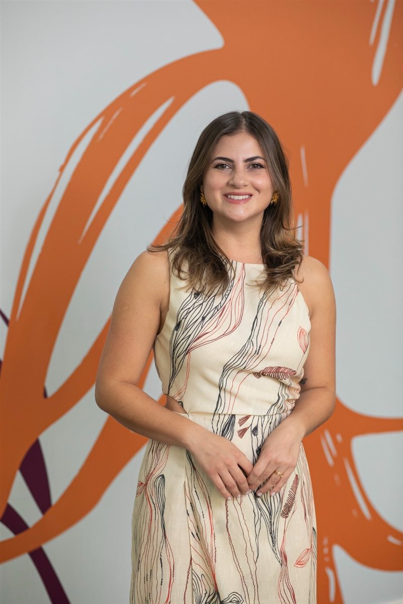 Larissa Dores