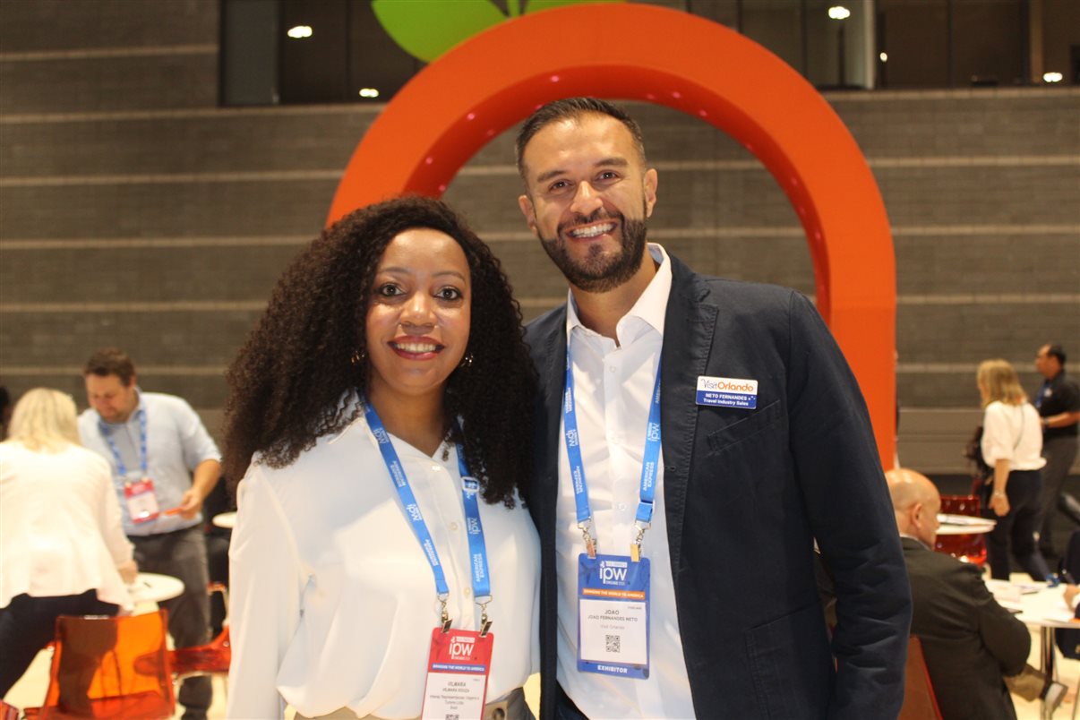 Jeff van Langeveld, da Disney, Sylvio Ferraz, da BeFly, Cinthia Douglas, da Disney, Marco Lourenço, da Queensberry, e Alejandro Flores e Alexander Haim, da Disney