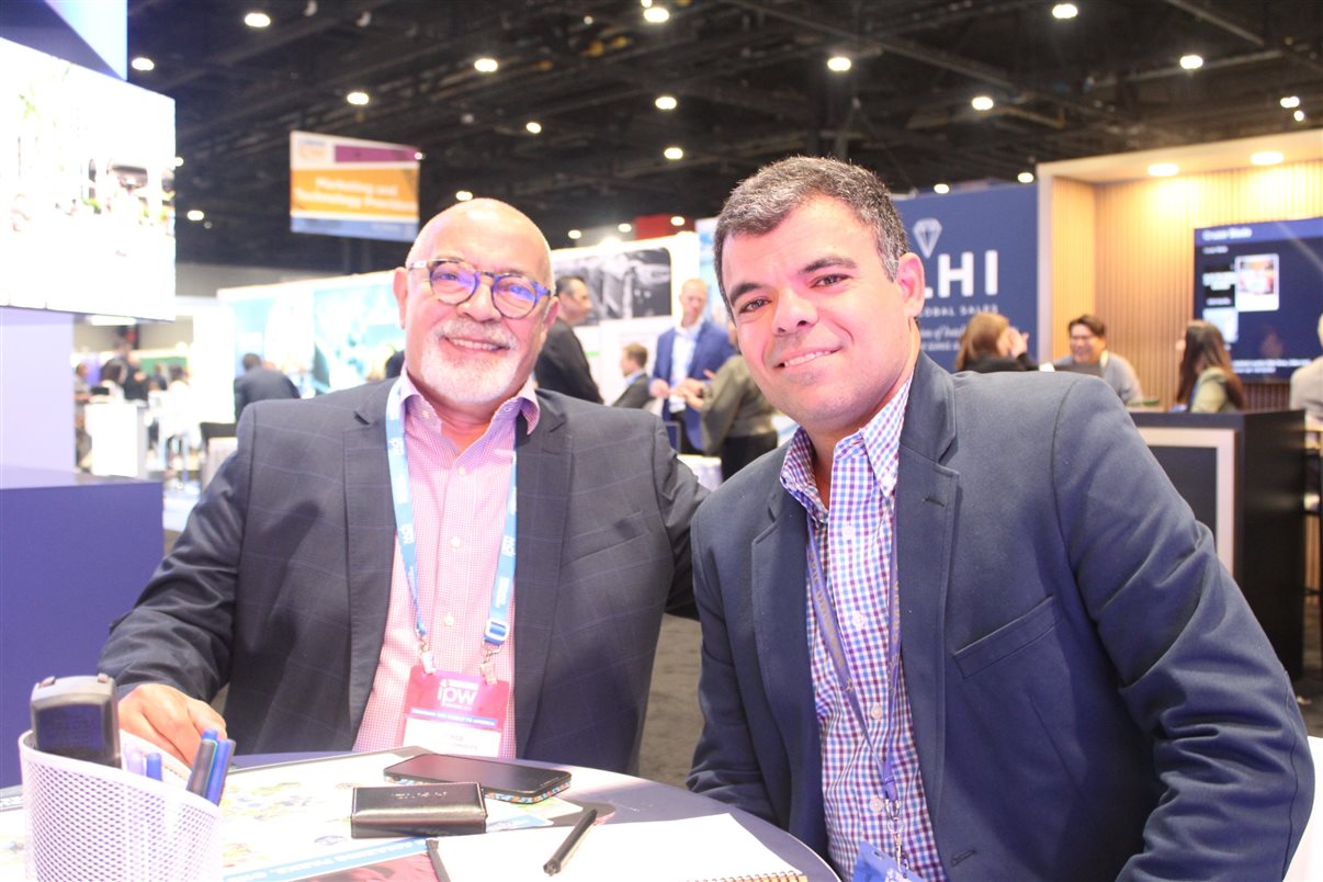 Jeff van Langeveld, da Disney, Sylvio Ferraz, da BeFly, Cinthia Douglas, da Disney, Marco Lourenço, da Queensberry, e Alejandro Flores e Alexander Haim, da Disney