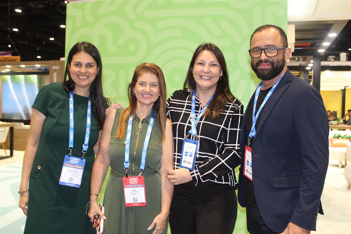 Jeff van Langeveld, da Disney, Sylvio Ferraz, da BeFly, Cinthia Douglas, da Disney, Marco Lourenço, da Queensberry, e Alejandro Flores e Alexander Haim, da Disney
