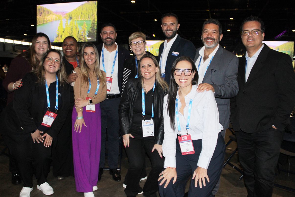 Jeff van Langeveld, da Disney, Sylvio Ferraz, da BeFly, Cinthia Douglas, da Disney, Marco Lourenço, da Queensberry, e Alejandro Flores e Alexander Haim, da Disney
