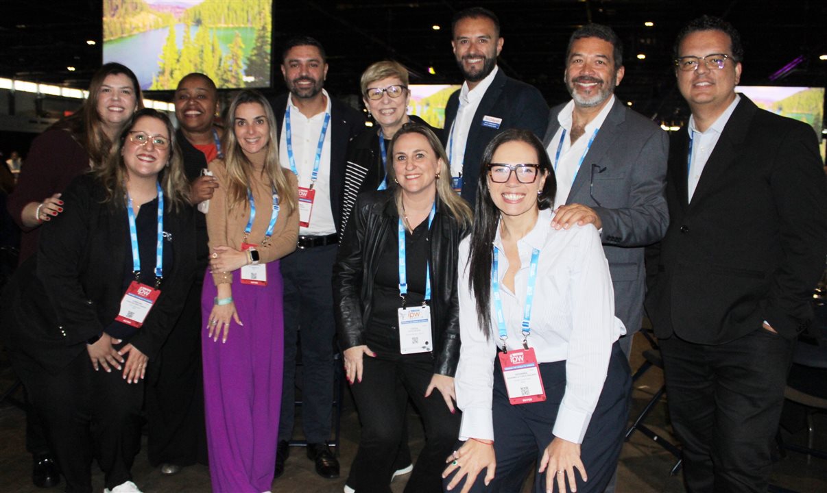 Mariana Azevedo, da Diversa, Carol Gusson, da CVC, Georgia Mariano, da Diversa, Gustavo Nappo, da EHTL, Barbara Picolo, da ETS, Catia Shick, da United, Neto Fernandes, do Visit Orlando, e Giovanna Paulineli, Jorge Souza e Alberto Baccarin, da Orinter