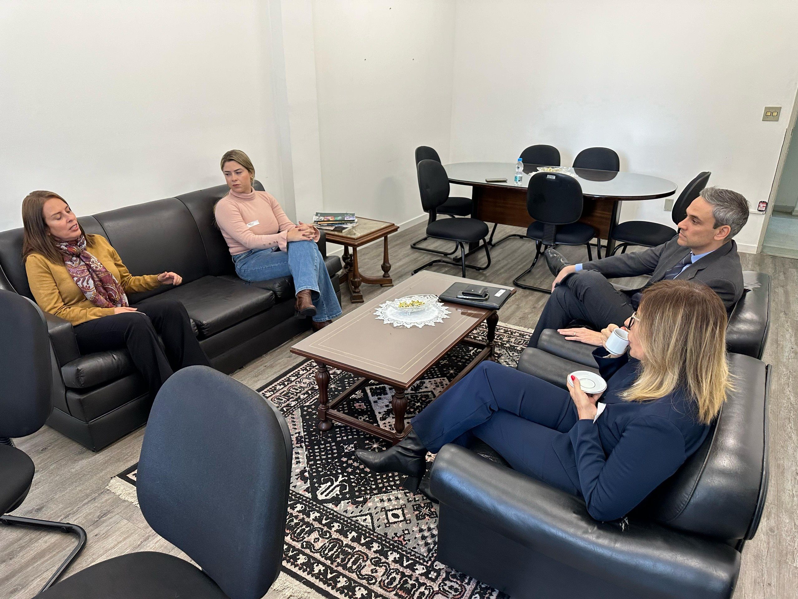 Reunião realizada na manhã desta segunda (16)