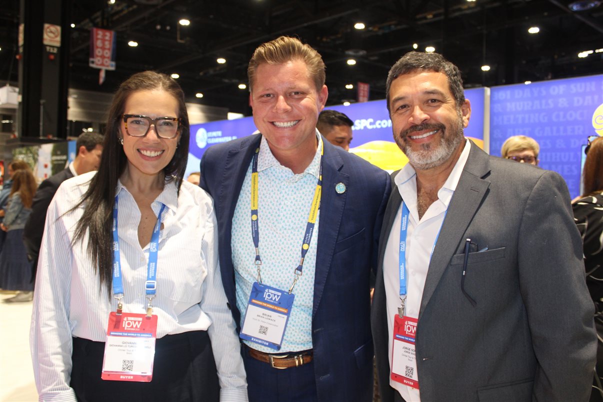 Brian Lowack e Brian Scott, de St. Pete & Clearwater, Paulo Biondo e Carol Gusson, da CVC, e Andrea Gabel, de St. Pete