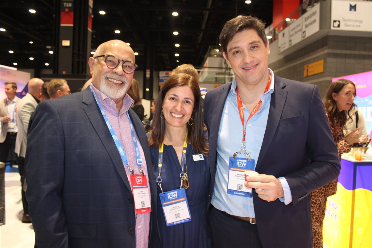 Brian Lowack e Brian Scott, de St. Pete & Clearwater, Paulo Biondo e Carol Gusson, da CVC, e Andrea Gabel, de St. Pete