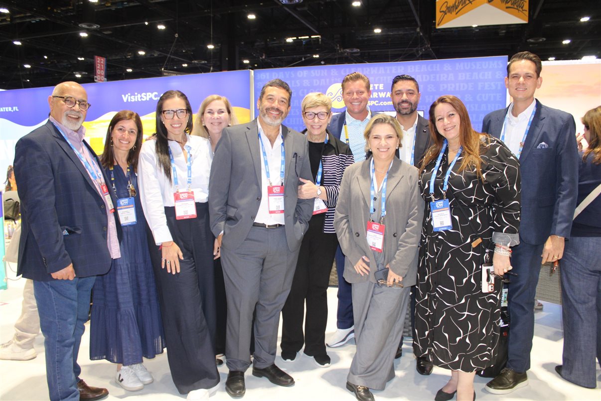 Brian Lowack e Brian Scott, de St. Pete & Clearwater, Paulo Biondo e Carol Gusson, da CVC, e Andrea Gabel, de St. Pete