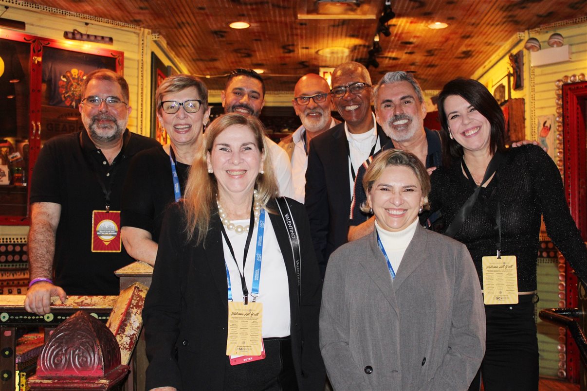 Sergio Vianna, da Lusanova, Barbara Picolo, da ETS, Gustavo Nappo, da EHTL, Lucia Motta, da Nice Via Apia, Marco Lourenço, da Queensberry, Reifer Souza, da Copastur, Lucia Duarte, da Nice Via Apia, Allan Colen, do Travel South, e Michelle Tonon, da Mobility