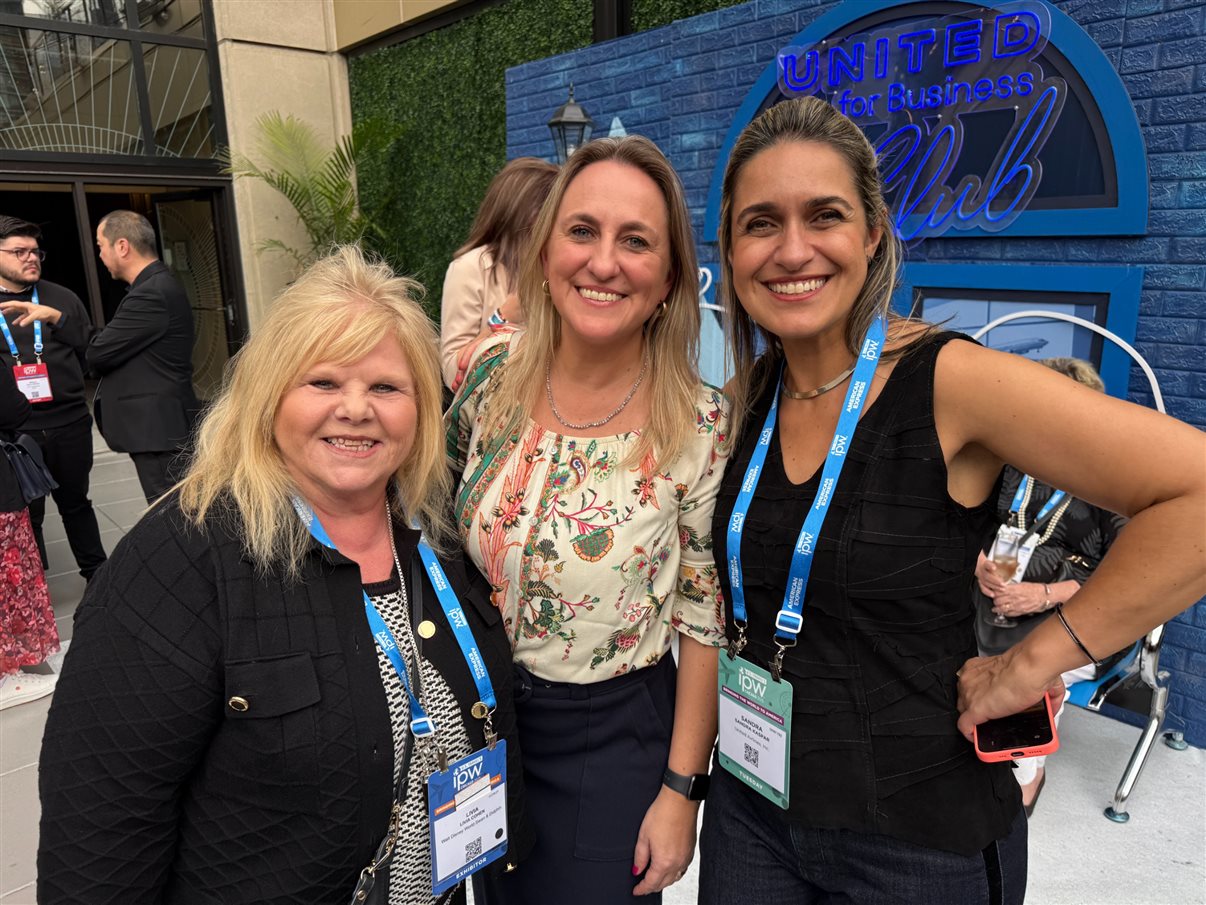 Christine Valls, diretora América Latina, e Doreen Burse, VP da United Airlines