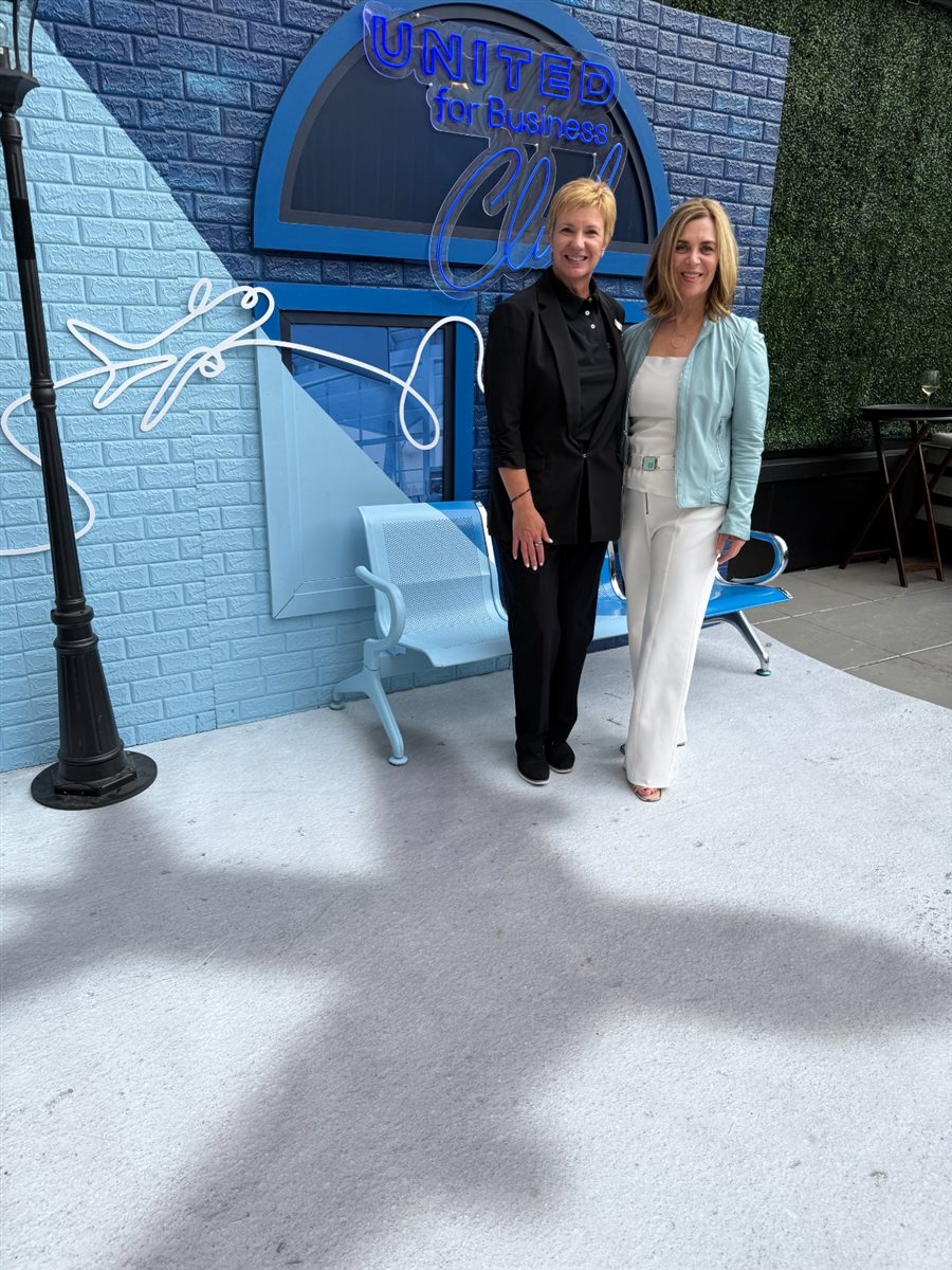 Christine Valls, diretora América Latina, e Doreen Burse, VP da United Airlines