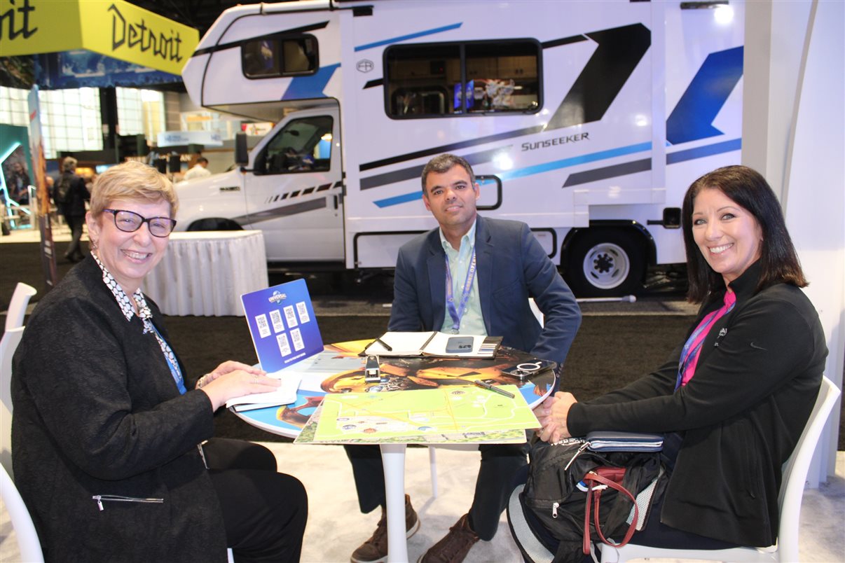 Carol Gusson e Paulo Biondo, da CVC Corp