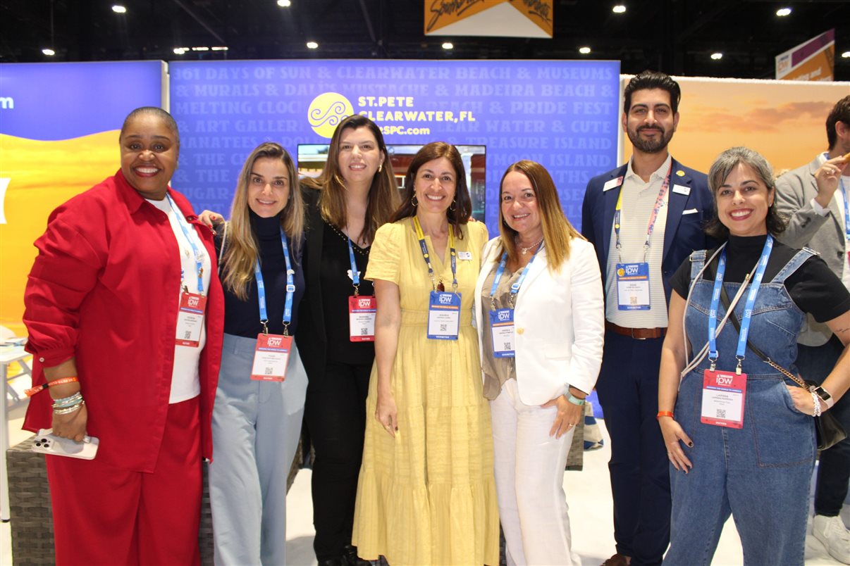 Georgia Mariano, da Diversa, Thais Machado, da FRT, Mariana Azevedo, da Diversa, Andrea Gabel, de St. Pete-Clearwater, Andrea Pompilio, da Yalago, Eddie Delgado, de St. Pete-Clearwater, e Larissa Parreira, da Motorhome Trips
