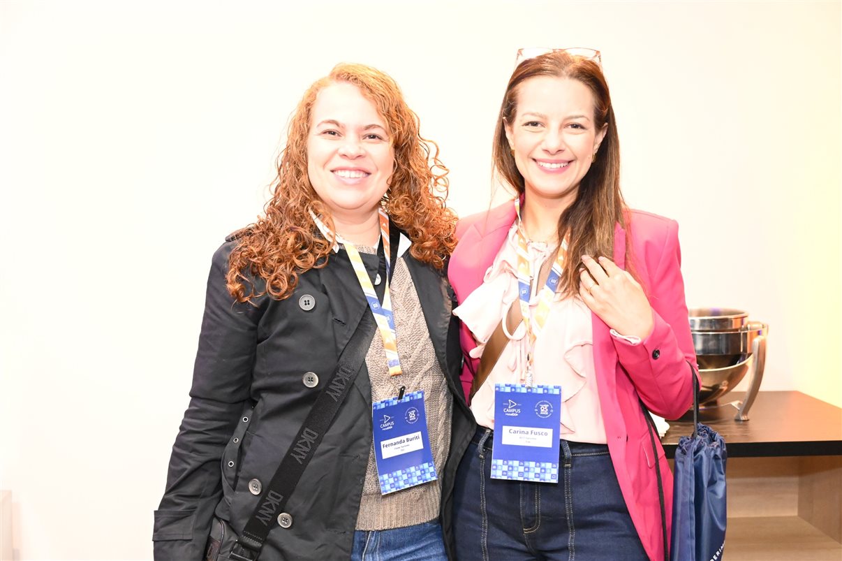Renata Luz, da Beup Viagens e Turismo, e Rafaella Bento, da HotelDO