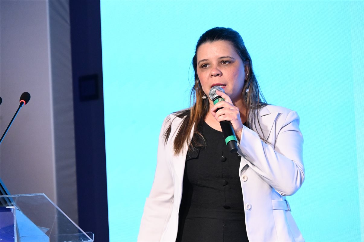Renata Luz, da Beup Viagens e Turismo, e Rafaella Bento, da HotelDO