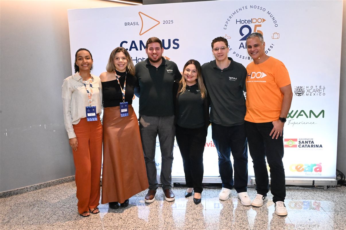 Renata Luz, da Beup Viagens e Turismo, e Rafaella Bento, da HotelDO