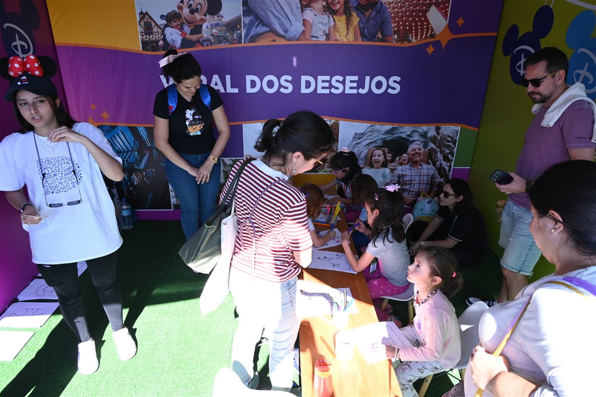 O espaço conta com várias áreas para as crianças se divertirem