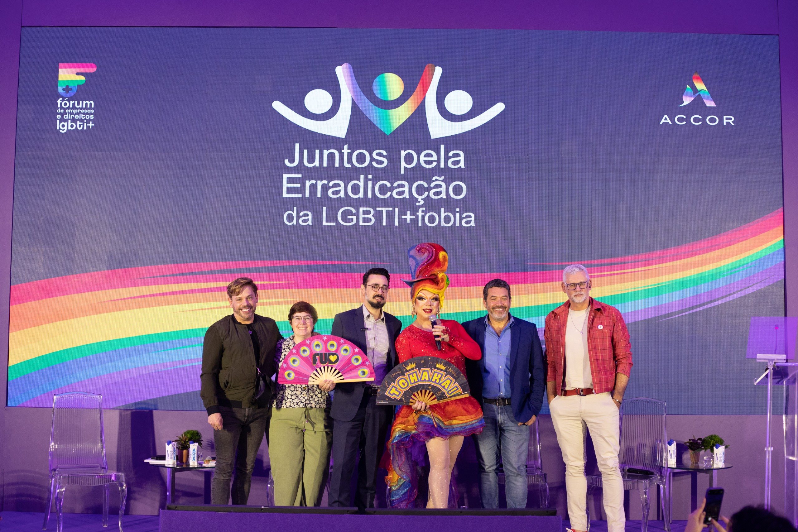 E vem mais por aí: Bangkok Pride, Festuris LGBTQIA+, Circuito Cores SP e Rio, IGLTA Palm Springs e muito mais. Porque orgulho e Turismo caminham juntos — o ano todo