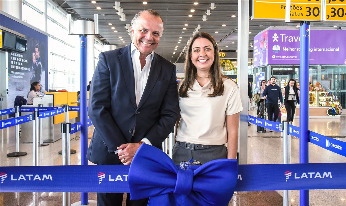 Cláudio Ferreira, diretor de Clientes e Novos Negócios do GRU Airport, e Aline Mafra, diretora de Vendas e Marketing da Latam Brasil, marcaram presença na cerimônia