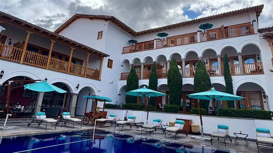 A Belmond tem dois hotéis em Cusco; esta é a piscina do Palácio Nazarenas
