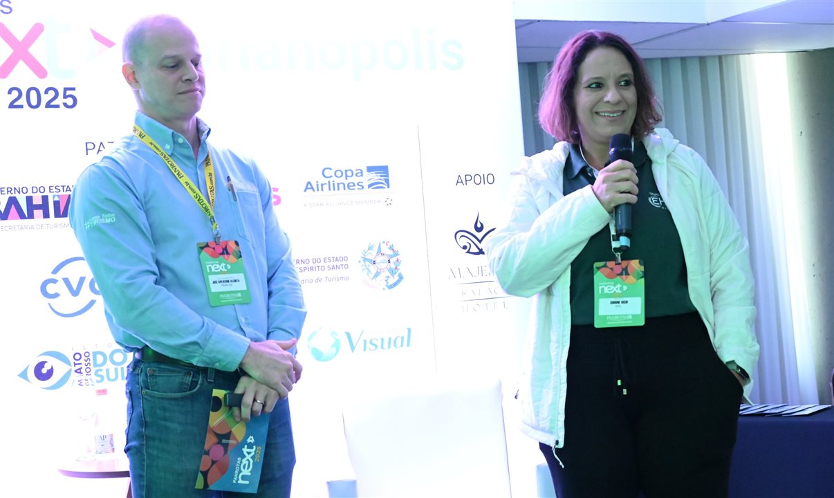 José Guilherme Alcorta, da PANROTAS, com Simone Ricio, diretora de Vendas da EHTL, no Next Florianópolis