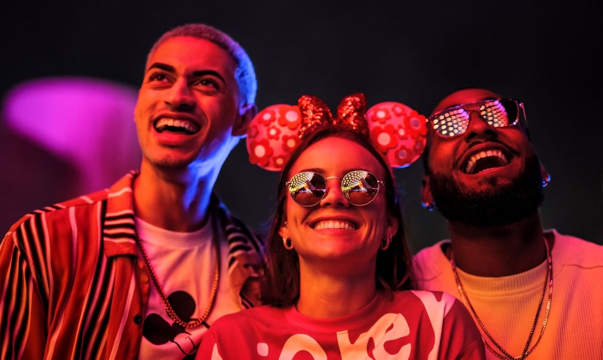Parques realizam uma verdadeira festa com personagens, atrações sem filas, snacks liberados e experiências únicas fora do horário padrão de abertura no Disney After Hours 2025